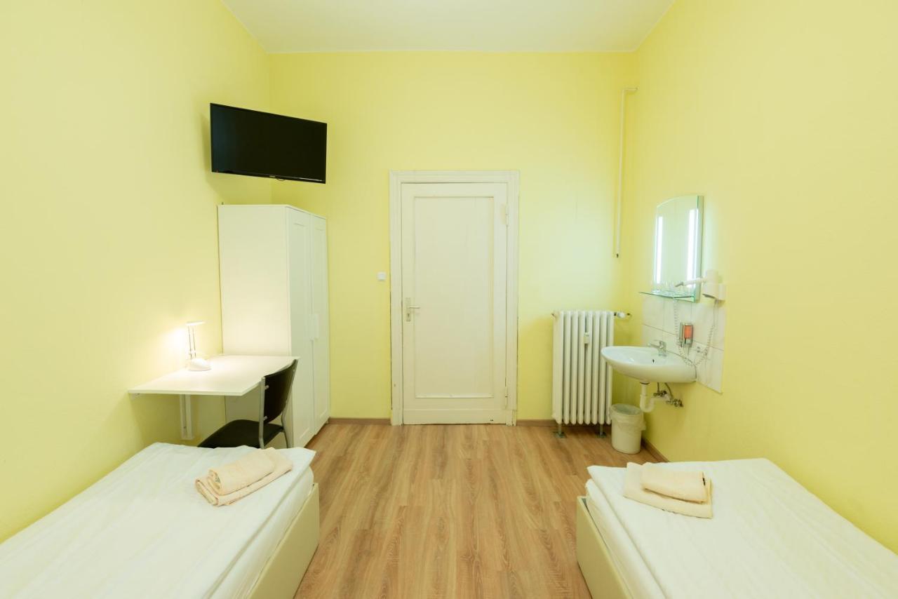 Hotel Pension Dahlem Berlin Luaran gambar